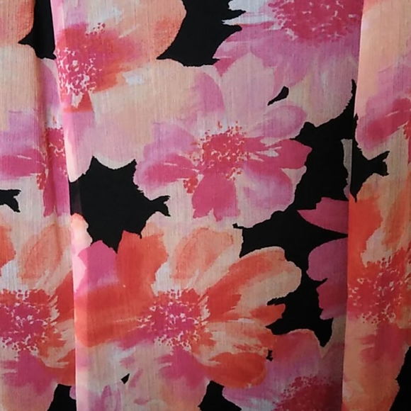 Beautiful floral dress - Picture 3 of 5